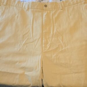 Roundtree & Yorke Tan Flat Front Shorts